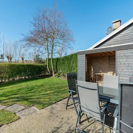 Boerenslag-2 Bungalow, 5-guests Opposite * Sint Maartensvlotbrug