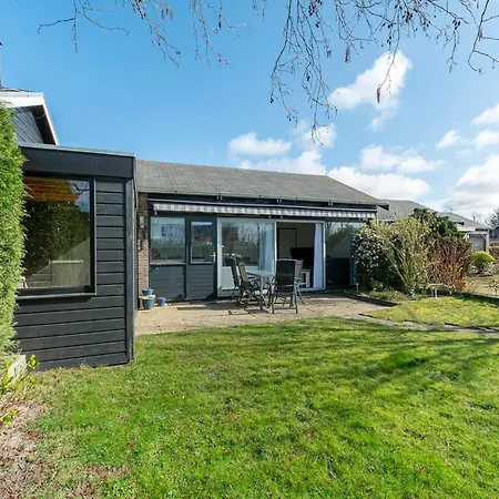 Boerenslag-2 Bungalow, 5-guests Opposite Дом отдыха Sint Maartensvlotbrug